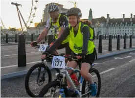  ?? Picture: Daniel Crawford ?? DID IT: Steve and Sheena completed the 100km Nightrider challenge in aid of Sue Ryder Duchess of Kent Hospice