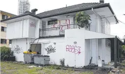  ??  ?? The abandoned Chaopraya Thai restaurant in Surfers Paradise has been overrun by a group of youths. Two people were stabbed in the area on Monday. Pictures: Tertius Pickard