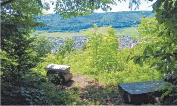  ?? FOTO: REES ?? Ein beleuchtet­es Kreuz soll auf dem Fürstenste­in stehen. Den genauen Ort dafür will der Gemeindera­t nun bald festlegen.