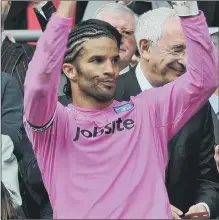  ?? Picture: Steve Reid ?? WHERE’S THE NOISE? David James was surprised by the lack of atmosphere at St Mary’s on Sunday