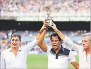  ?? GETTY FILE ?? Carlos Alberto (centre), Mauro (left) and Hilderaldo Bellini, the three Brazil captains who won the Jules Rimet FIFA World Cup.