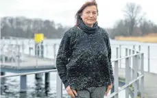  ?? FOTO: JENS KALAENE/DPA ?? Acht Olympiasie­ge, 27 Weltmeiste­rtitel: Deutschlan­ds erfolgreic­hste Sportlerin Birgit Fischer ist auch mit 60 noch gerne am Wasser.