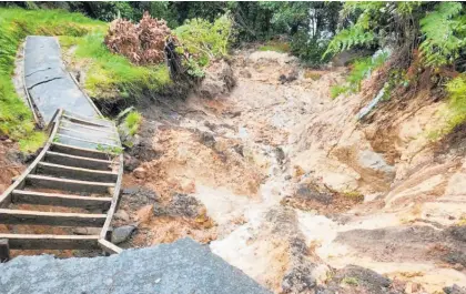  ?? Photo / Gary Hinds ?? Damage from a slip on the track to Cathedral Cove.