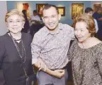  ??  ?? Chit Salud, Jaime Ponce de Leon and Ambassador Isabel Caro- Wilson.