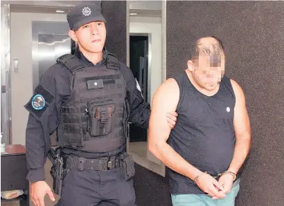  ?? ?? Las detencione­s se hicieron en una vivienda de barrio Ludueña.