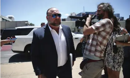  ?? Photograph: Briana Sanchez/AP ?? Alex Jones arrives at court in Austin on Tuesday.