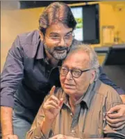  ??  ?? A still from Mayurakshi, in which Soumitra Chatterjee and Prosenjit Chatterjee play the role of father and son