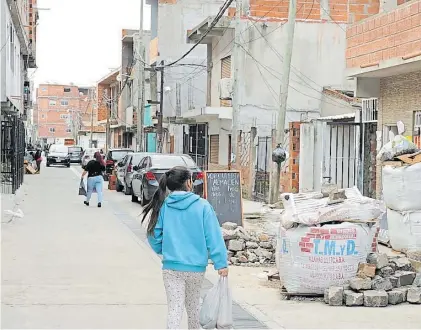  ??  ?? Problemas con los alimentos. Aumentaron más que el promedio y afectaron a los más pobres.