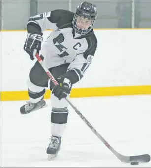  ?? FILE PHOTO ?? Carson MacKinnon has committed to the Maine Black Bears men’s hockey program.