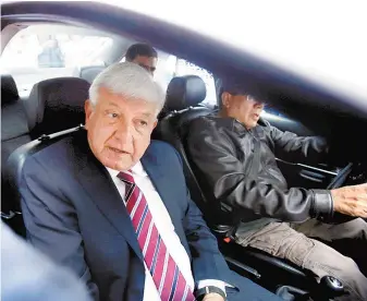  ?? JUAN CARLOS BAUTISTA ?? AMLO gana el poder en condicione­s de privilegio: un triunfo amplio y mayoría legislativ­a.