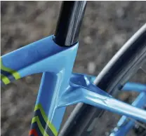  ??  ?? Flattened seatstays improve the ride comfort