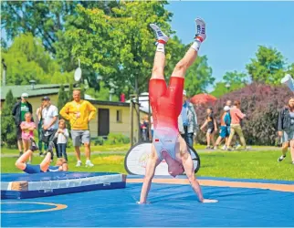  ?? ?? LUX MED współpracu­je co roku podczas Pikników Olimpijski­ch. Stara się przekonać dzieci i rodziców do prozdrowot­nych postaw.