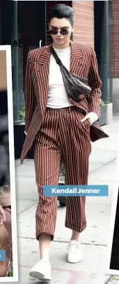  ??  ?? D’autres ont opté pour du cuir, du suède ou une matière monogrammé­e. Romee Strijd a choisi le style western frangé et Sofia Richie a préféré la pochette qui se glisse sur une ceinture. Quant à Kendall Jenner, la mannequin a complété son look de...