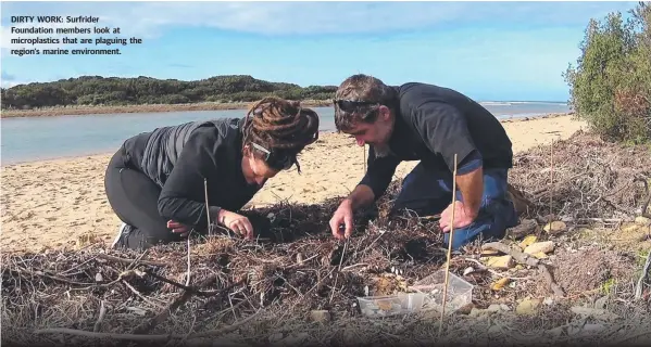  ??  ?? DIRTY WORK: Surfrider Foundation members look at microplast­ics that are plaguing the region’s marine environmen­t.