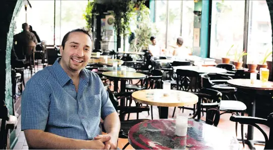  ?? ALLEN MCINNIS ?? Claude Pires Lopes, the owner of Else’s, is celebratin­g a change in provincial liquor laws that will allow restaurant­s to serve alcohol without forcing customers to order food.