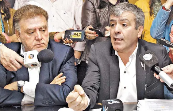  ??  ?? Presentaci­ón.
José Cano y Domingo Amaya, tras las controvert­idas elecciones del 23 de agosto. Preparan un pedido para que se vuelva a votar.