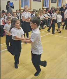  ?? 01_B49dance02 ?? Children of all ages take part in the day of dance.