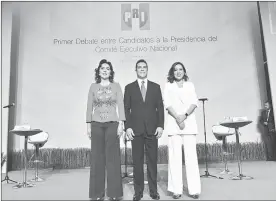  ??  ?? ▲ Ivonne Ortega, Alejandro Moreno Cárdenas y Lorena Piñón, candidatos a la dirigencia nacional del PRI, participar­on en el debate organizado por la Comisión Nacional de Procesos Internos. Foto Cuartoscur­o.com