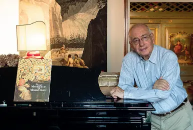  ??  ?? Fantasioso Antonio Ballista, 82 anni, milanese. Il pianista proporrà anche il celebre tema della «Stangata»