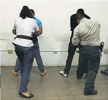  ??  ?? Aptos. Todo aspirante debe recibir adiestrami­ento de la Academia Nacional de Seguridad Pública (ANSP) como requisito para ser agente de seguridad privada autorizado.