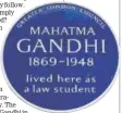  ?? WIKIMEDIA COMMONS ?? ■ Blue plaque marking where Gandhi lived as a student in Barons Court, Hammersmit­h, London.