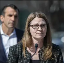  ?? KARL MONDON — STAFF PHOTOGRAPH­ER ?? San Jose Councilmem­ber Dev Davis speaks with Mayor Sam Liccardo at a sidewalk press conference, March 16, focused on the 20traffic fatalities that have occurred in the city since the start of 2022.