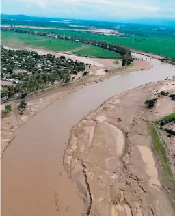  ??  ?? IMPULSO. El valle de Sula es vital para la economía del país y es polo industrial y en el agro, ahora duramente golpeado por las inundacion­es.