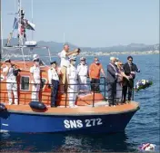  ??  ?? Gerbe de la ville de Cannes envoyée par Jacques Gautier et Antoine Babu, délégués et subdélégué aux anciens combattant­s. (Photo G. M.)