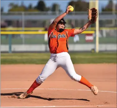  ?? JOSE CARLOS FAJARDO — STAFF PHOTOGRAPH­ER ?? Los Gatos pitcher Lynsey Chiala (36) pitches against Fremont in the first inning of their game at Fremont High School in Sunnyvale on March 18. Los Gatos defeated Fremont 10-0in five innings.