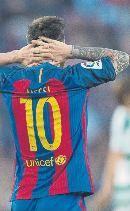  ?? FOTO: PERE PUNTÍ ?? Tranquilid­ad con Messi Su futuro está ligado al del Barça. Pronto se anunciará