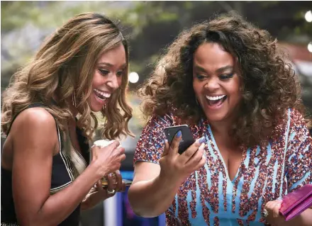  ??  ?? FENDING FOR THEMSELVES Ryan Michelle Bathé and Jill Scott star in “First Wives Club”; Bathé says showrunner Tracy Oliver had to fight to get proper hair and makeup for her stars.