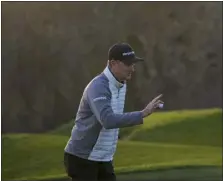  ?? GODOFREDO A. VÁSQUEZ — THE ASSOCIATED PRESS ?? Justin Rose reacts after making a par putt on the 8th green of the Pebble Beach Golf Links during the fourth round of the AT&T Pebble Beach Pro-am on Sunday.