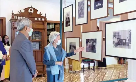  ?? ROYAL DU CAMBODGE ?? The Queen Mother Library was inaugurate­d on Monday at the Sleu Rith Institute (SRI) on Preah Sihanouk Boulevard in Phnom Penh.