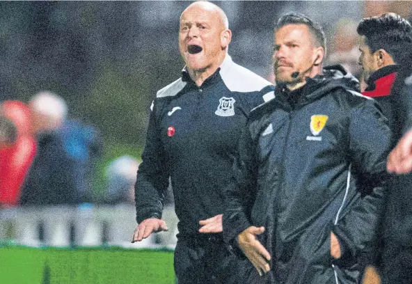  ?? ?? SOMETHING TO SHOUT ABOUT: Manager Gavin Price, left, has been helped out by former Elgin boss Jim Weir as well as Steven Mackay.