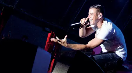  ??  ?? Sul palco Francesco Gabbani porterà la sua «Occidental­i’s karma» a Suoni di Marca giovedì sera