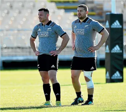 ?? PHOTOSPORT ?? Ryan Crotty, left, and Dane Coles take part in an All Blacks training session at Trafalgar Park yesterday.