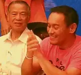  ??  ?? Lucio Tan Sr., Bong Jr.