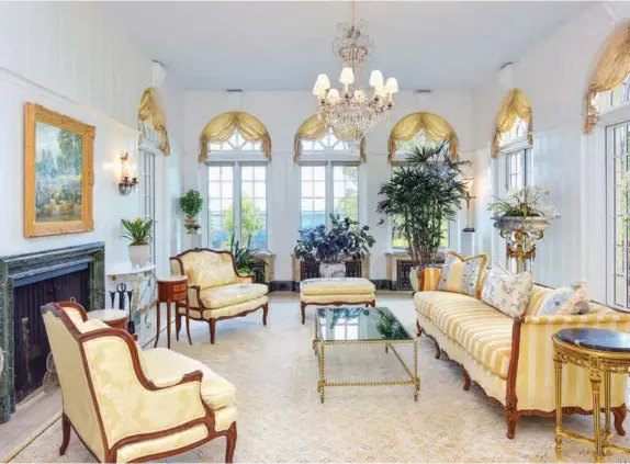  ??  ?? FOOTNOTE Herman Uihlein House is now on the market at US$ 6.95 million. The listing agents are Peter Mahler and Paul Handle of Mahler Sotheby’s Internatio­nal Realty in Milwaukee, Wisconsin.