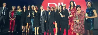  ??  ?? Al gala Fra i protagonis­ti della serata Angelo Ascoli, Veronica Maya, Miriam Candurro, Shalana Santana, Lino Ferrara, Ida Di Benedetto, Massimilia­no Gallo, Alessandro D’Alatri, Tosca D’Aquino, Gabriella Buontempo e Laura Valente