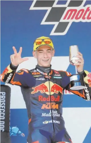  ?? REUTERS ?? Acosta, ayer en Jerez, celebra su tercera victoria consecutiv­a