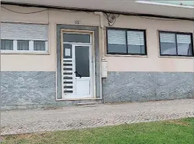  ?? ?? onde Jéssica, de três anos, viveu nos últimos meses de vida com a mãe, Inês, e o padrasto, Paulo Amâncio. Foi no apartament­o que desfaleceu