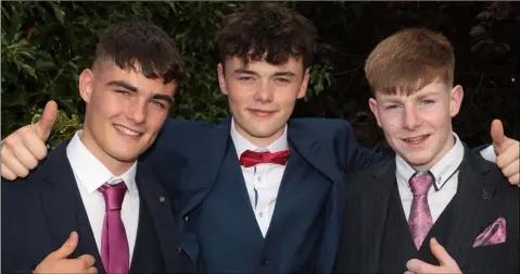  ??  ?? Eoin D’Arcy, Harry Molloy and Stephen Greene pictured in McCrea’s before leaving for the Colaiste Bhride, Carnew debs ball