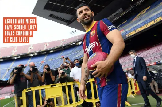  ??  ?? Above The crowd go wild for Sergio’s big Barcelona unveiling