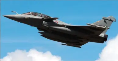  ??  ?? Le Rafale est loin d’en avoir fini avec les évolutions potentiell­es. Au rythme d’un nouveau standard tous les quatre ou cinq ans, l’avion pourrait encore être fabriqué en 2040… © Frédéric Lert