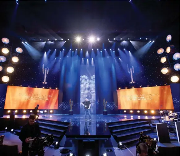  ?? CARLOS OSORIO PHOTOS/TORONTO STAR ?? This behind-the-scenes peek at the preparatio­ns for tonight’s Canadian Screen Awards at the Sony Centre for the Performing Arts highlights the work that goes into organizing such a big event.