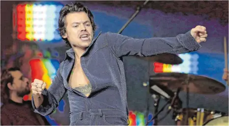  ?? FOTO: ISABEL INFANTES/DPA ?? Musiker Harry Styles löst sich immer mehr von seiner Boyband-Vergangenh­eit.