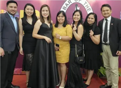  ?? ?? ATTY. Marmie Deniega (fifth from left) with colleagues from IBP-Cebu Chapter.