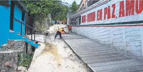  ??  ?? En la colonia Villa Nueva se ejecutó un proyecto de pavimentac­ión por parte de las autoridade­s de Idecoas.