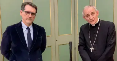  ??  ?? Insieme
Il videomessa­ggio con cui il sindaco Virginio Merola e il cardinale Matteo Zuppi hanno annunciato il momento di raccoglime­nto di domani per le vittime