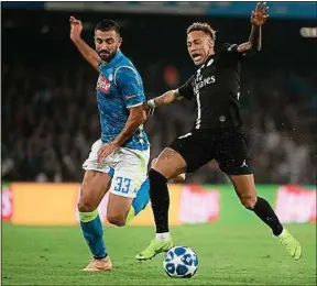  ??  ?? Neymar, auteur d’un bon match, n’a pourtant pas été décisif à Naples.